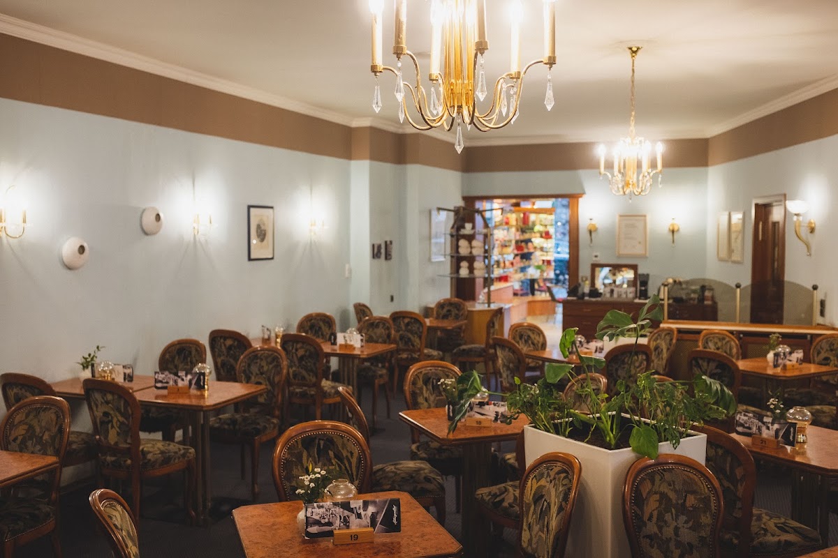 Cafe Schrader